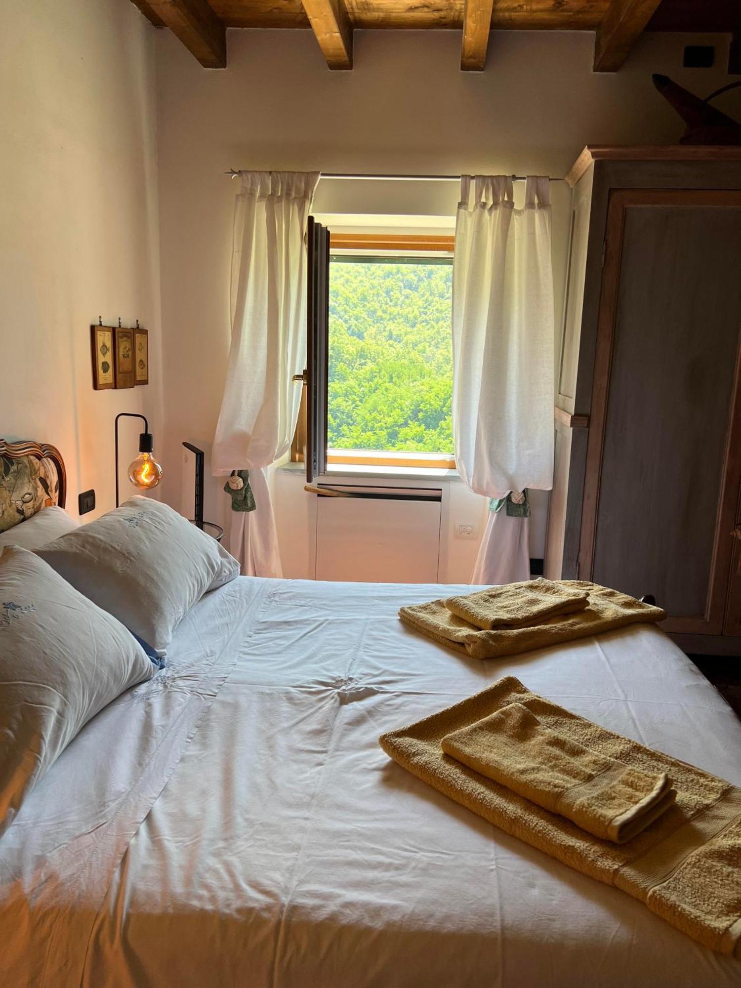 Casa Boru - A Beautiful Fully Restored Spacious House With Fantastic Views Calice al Cornoviglio Kültér fotó