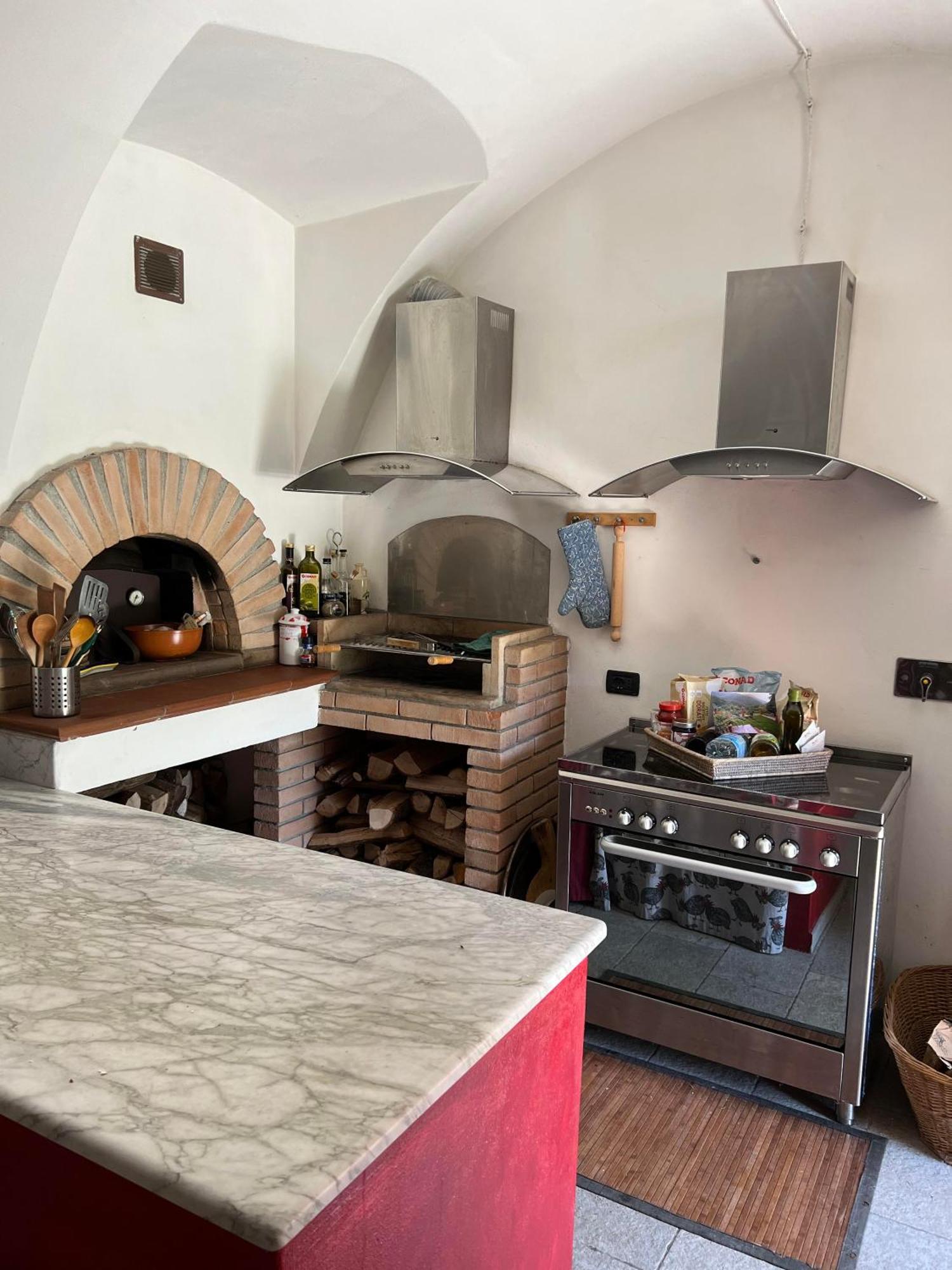 Casa Boru - A Beautiful Fully Restored Spacious House With Fantastic Views Calice al Cornoviglio Kültér fotó
