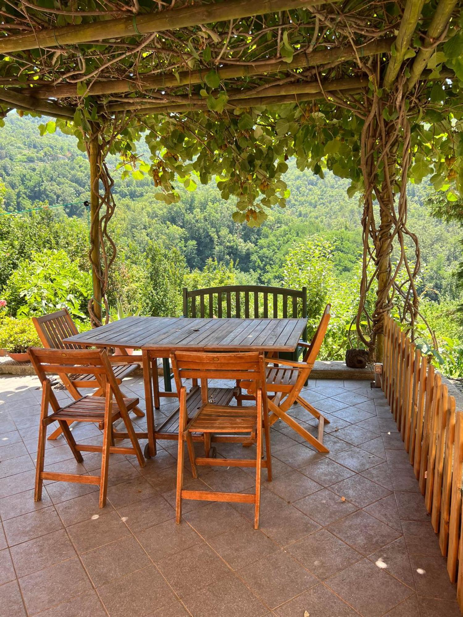 Casa Boru - A Beautiful Fully Restored Spacious House With Fantastic Views Calice al Cornoviglio Kültér fotó